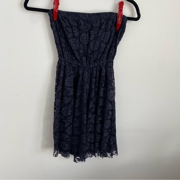 HOLLISTER Lace Strapless Tube Short Dress in Navy Blue • S Small - Picture 2 of 10